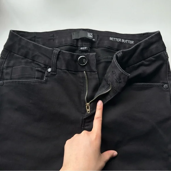 NWOT 1822 Denim Better Butter Black Straight Leg Jeans - Picture 4 of 11